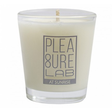Массажная аромасвеча Pleasure Lab At Sunrise с ароматом табака и какао 50 мл Массажная аромасвеча Pleasure Lab At Sunrise с ароматом табака и какао 50 мл