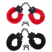 Пластиковые черные наручники с мехом