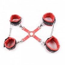 Красные бондажные наручники и поножи с карабинами