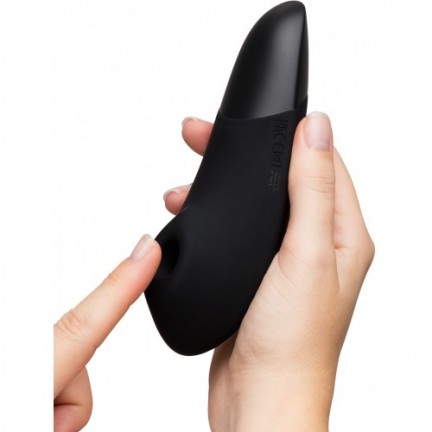 Бесконтактный вакуумно-волновой стимулятор клитора с вибрацией Womanizer Enhance черный